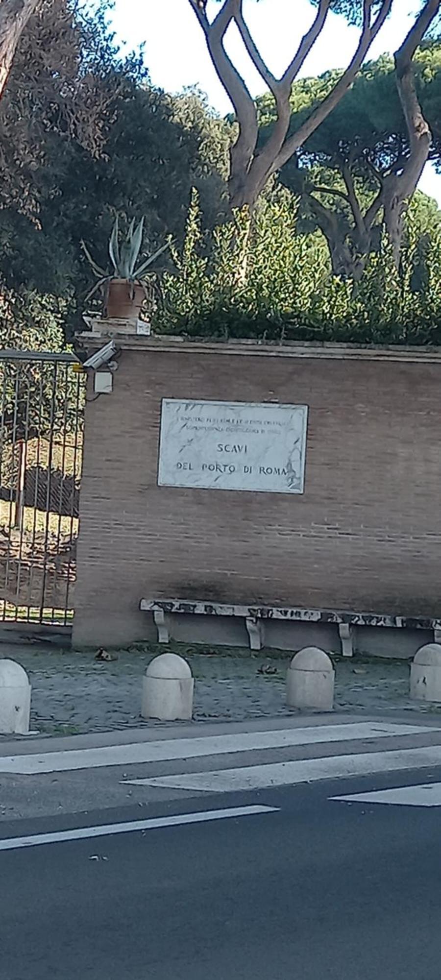 A Santy'S Rooms-Bagnocondiviso Sharedboth Room2Piano-No Lift-3Chilom A Piedi Xaeroporto-A Pagamento Shuttle Air Condizextra Bed Extrabed For A Fee-3 Minuti Bus Xfieradiroma-10 Minutes Stop Bus To Rome In50 Minutes Trafficpermitting Are You To Rome Fiumicino Extérieur photo